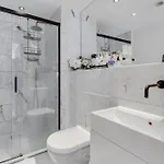 Chelsea Harbour Apartment